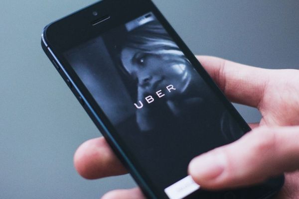 Uber e 99: passageiras alertam sobre golpes ao usarem os serviços 