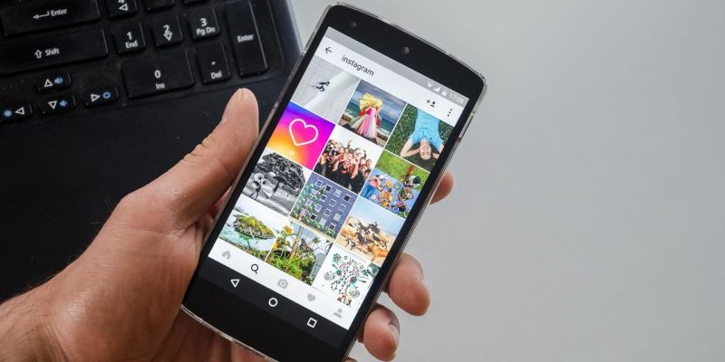 Instagram desiste de mostrar vídeos em tela cheia, como o TikTok - Istoé Dinheiro